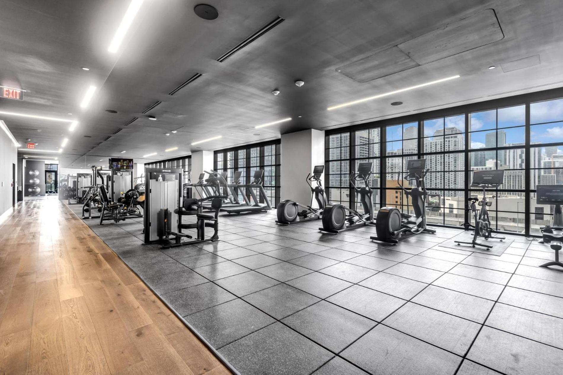 Modern 1Br Apartment With Breathtaking Views Heart Of Downtown マイアミ エクステリア 写真