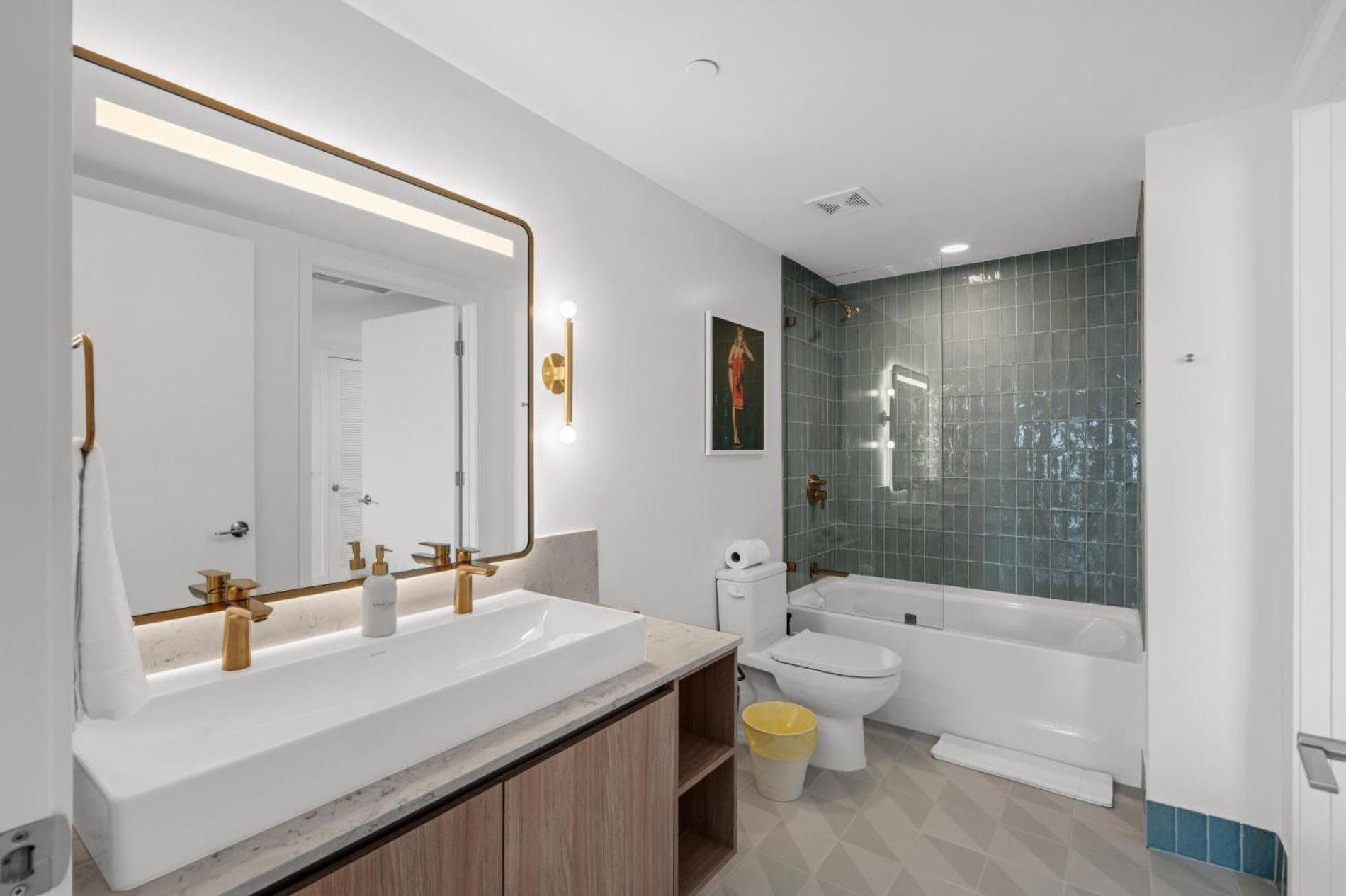 Modern 1Br Apartment With Breathtaking Views Heart Of Downtown マイアミ エクステリア 写真