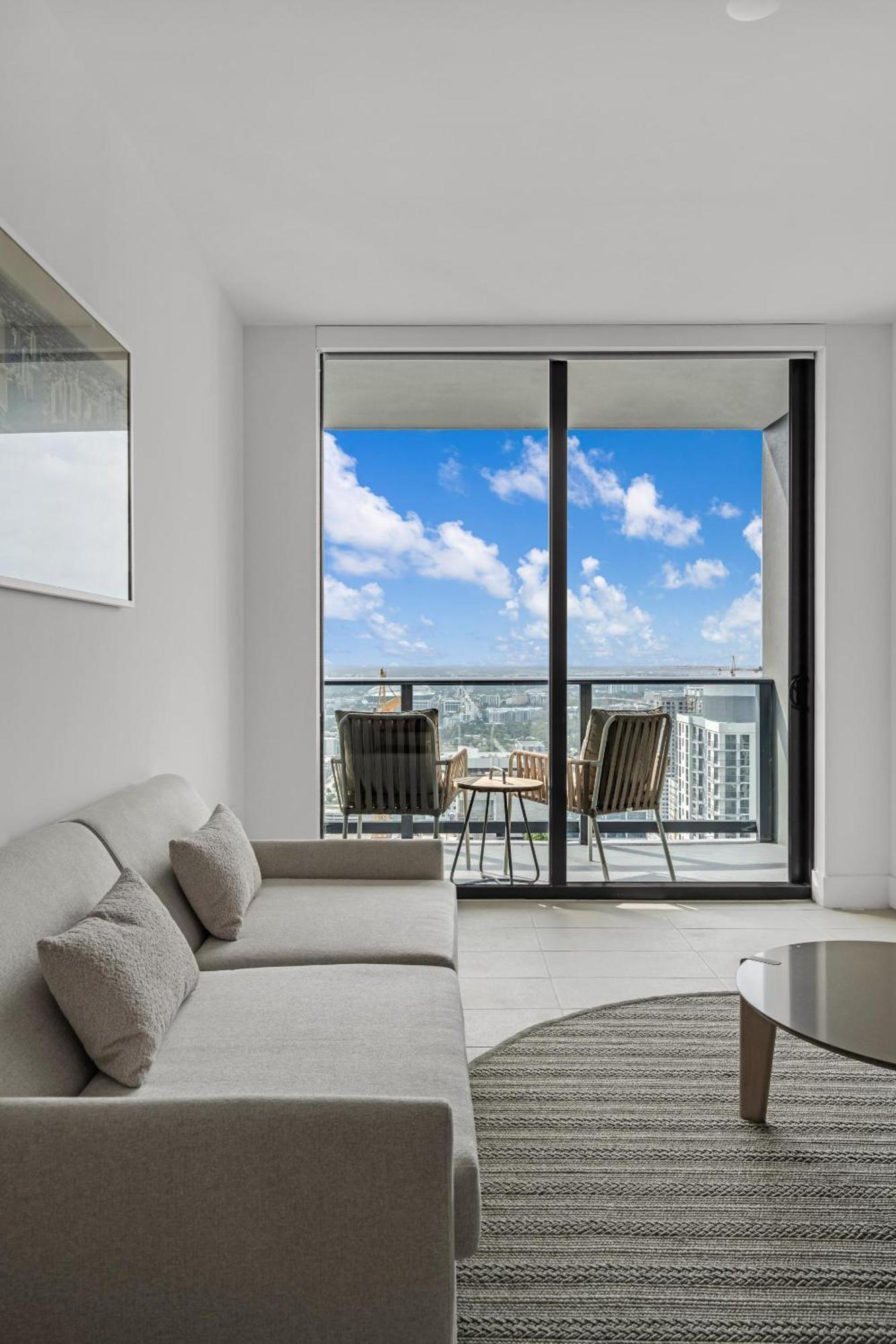 Modern 1Br Apartment With Breathtaking Views Heart Of Downtown マイアミ エクステリア 写真